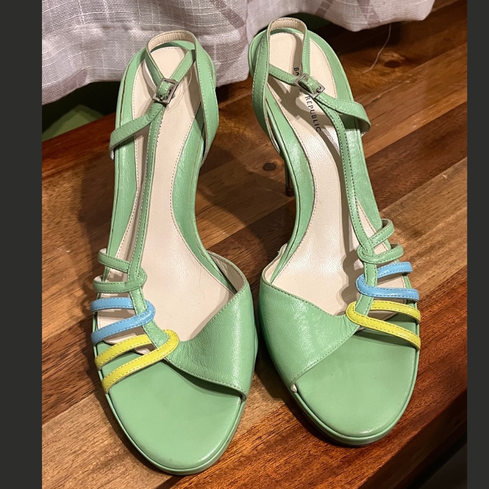 Vintage Pale Green Banana Republic Women's Italian Leather Heels Spring Size 9.5